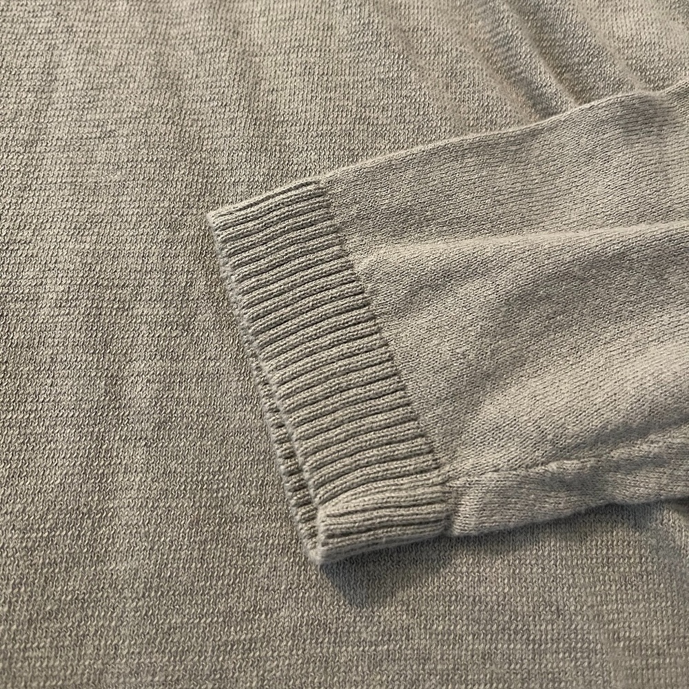 Oakley silk/cashmere lightweight sweater. - Picture 4 of 5
